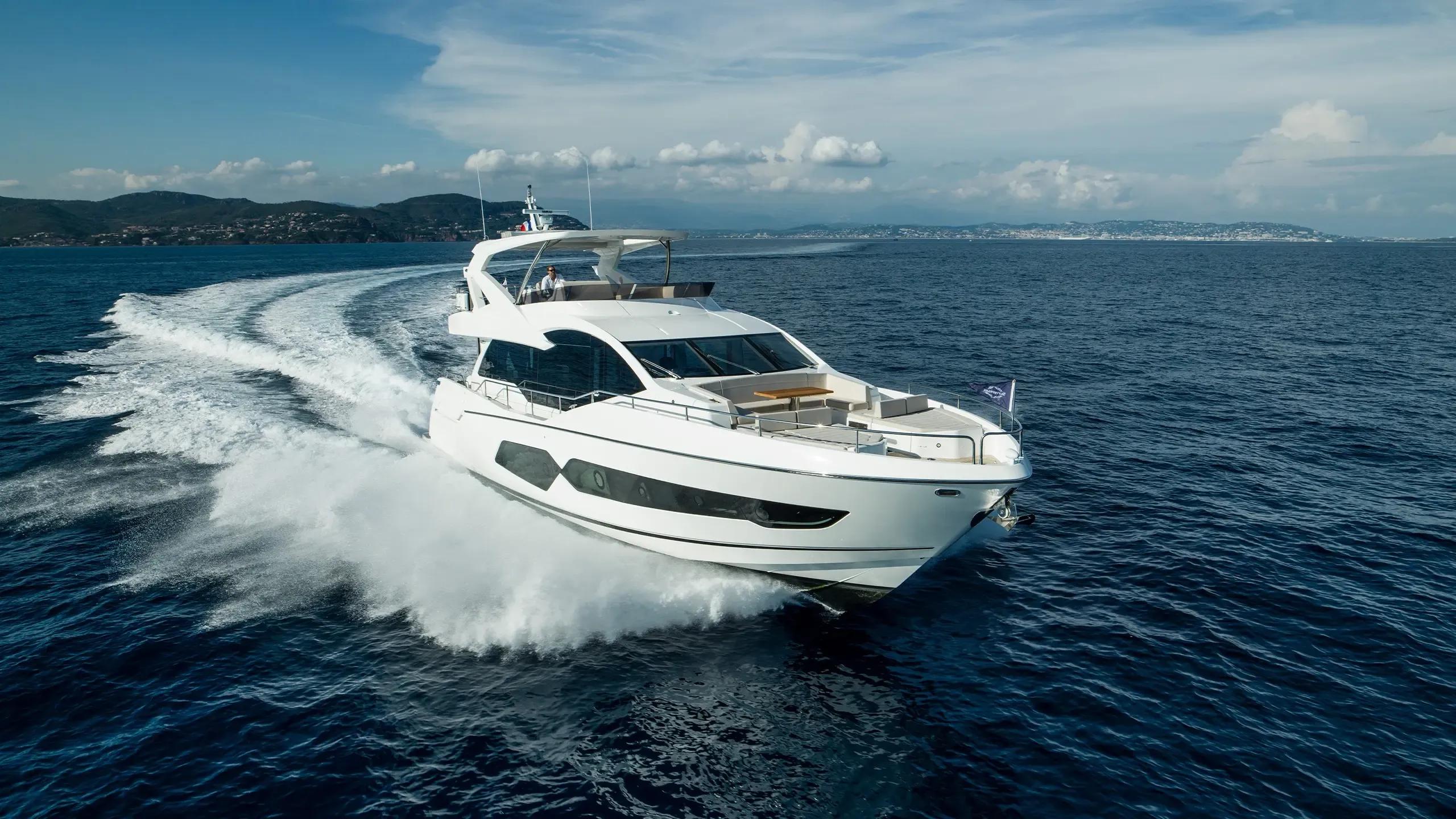 2020 Sunseeker 76 Yacht