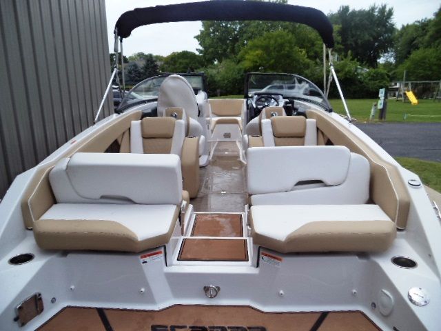 2017 Scarab 255 Platinum SE
