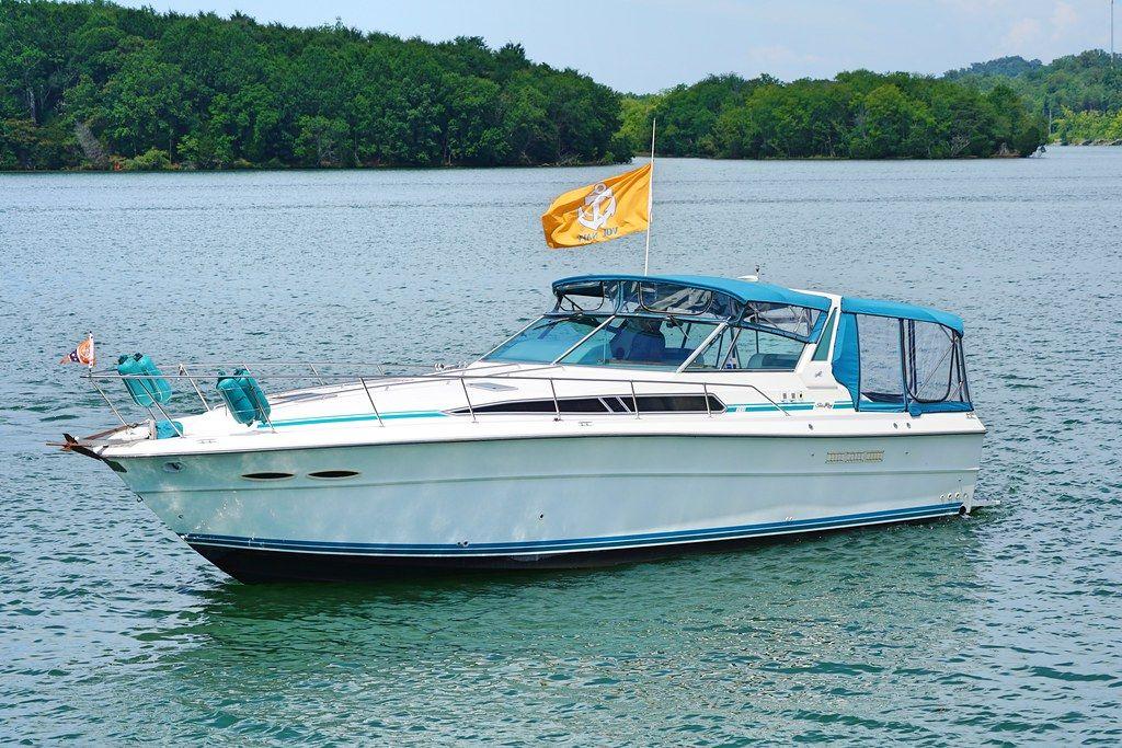 1990 Sea Ray Express Cruiser 390