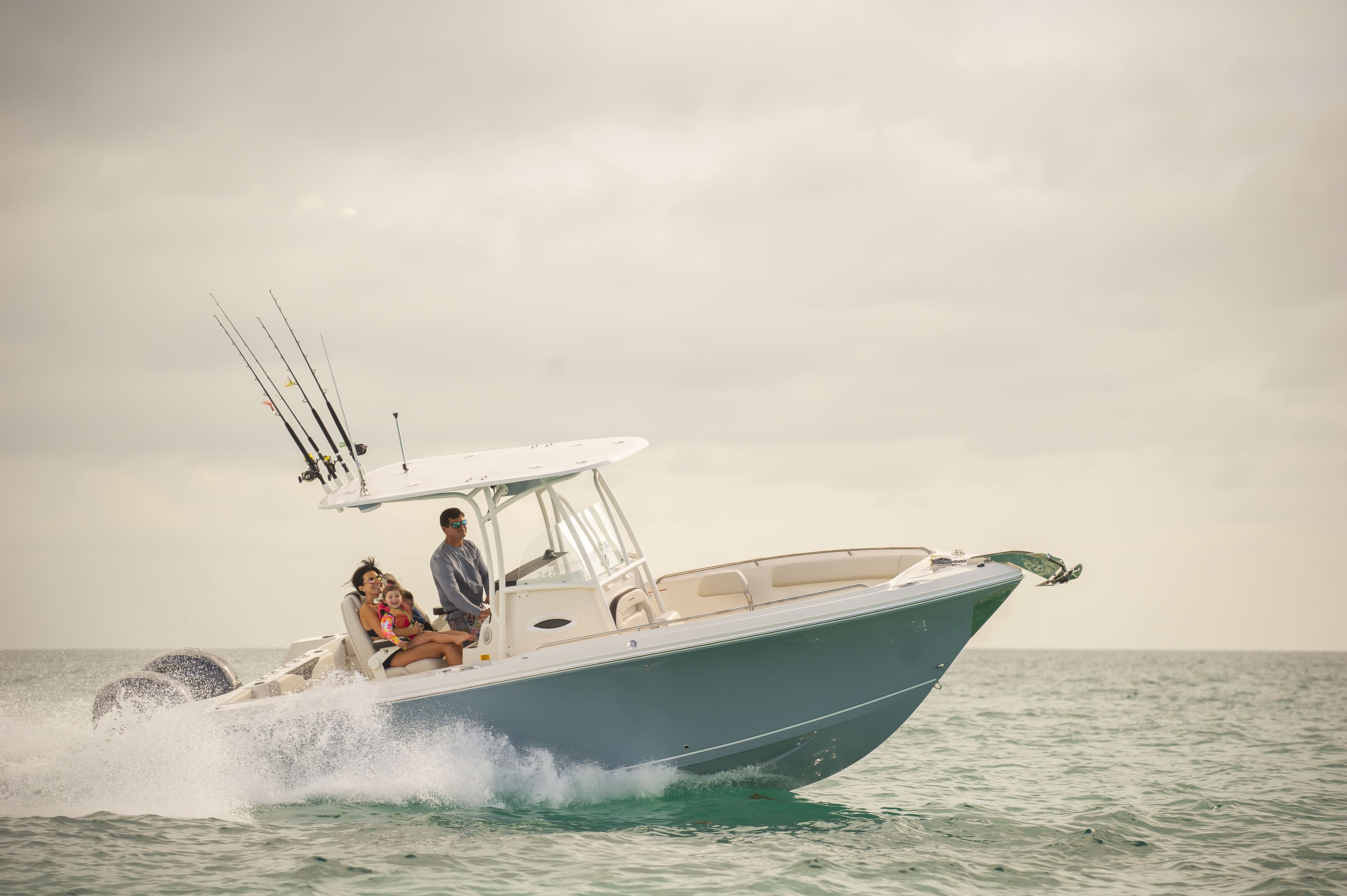 2022 Sailfish Boats 242 CC