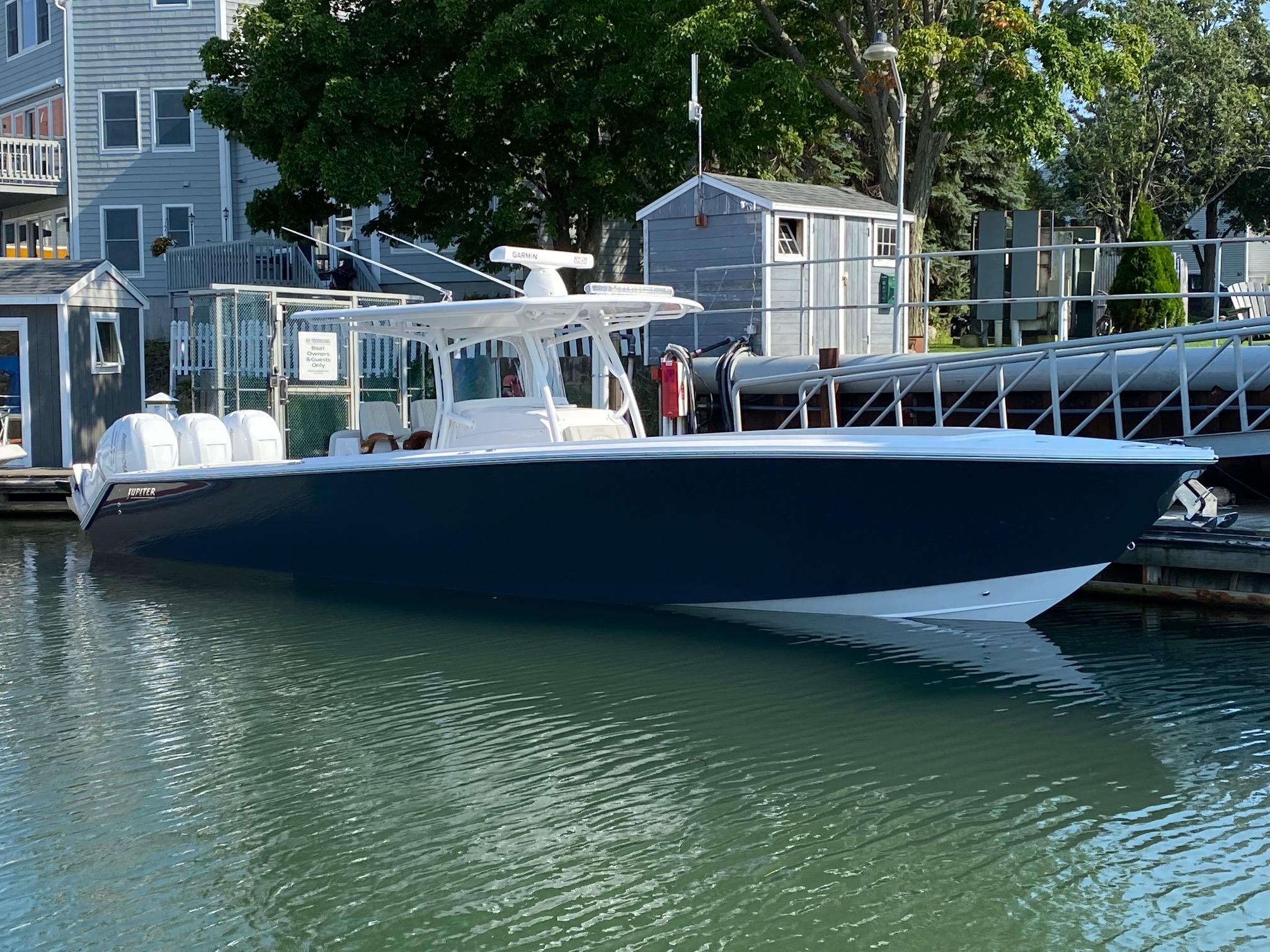 2022 Jupiter Marine 38