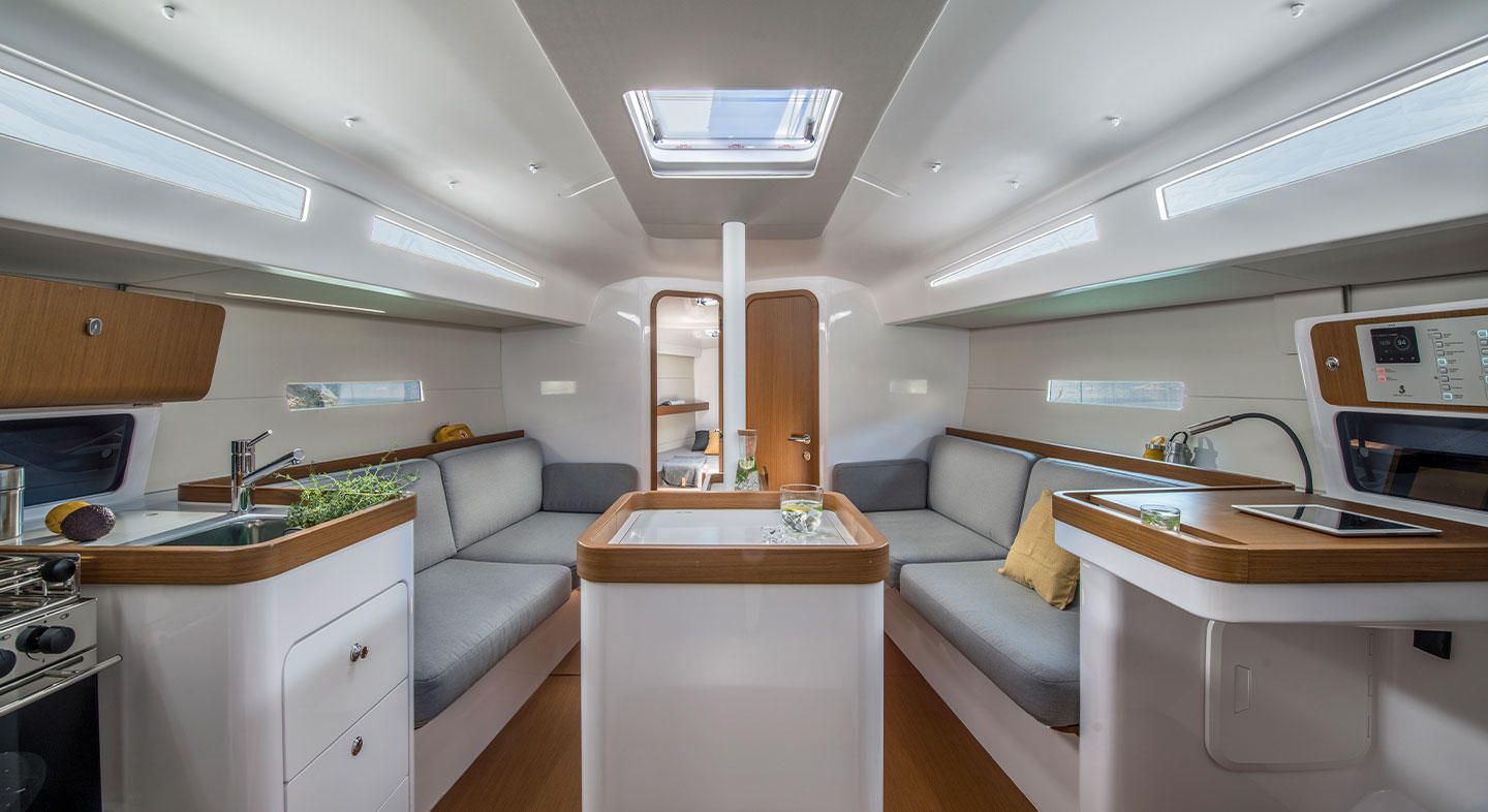 2022 Beneteau First 36