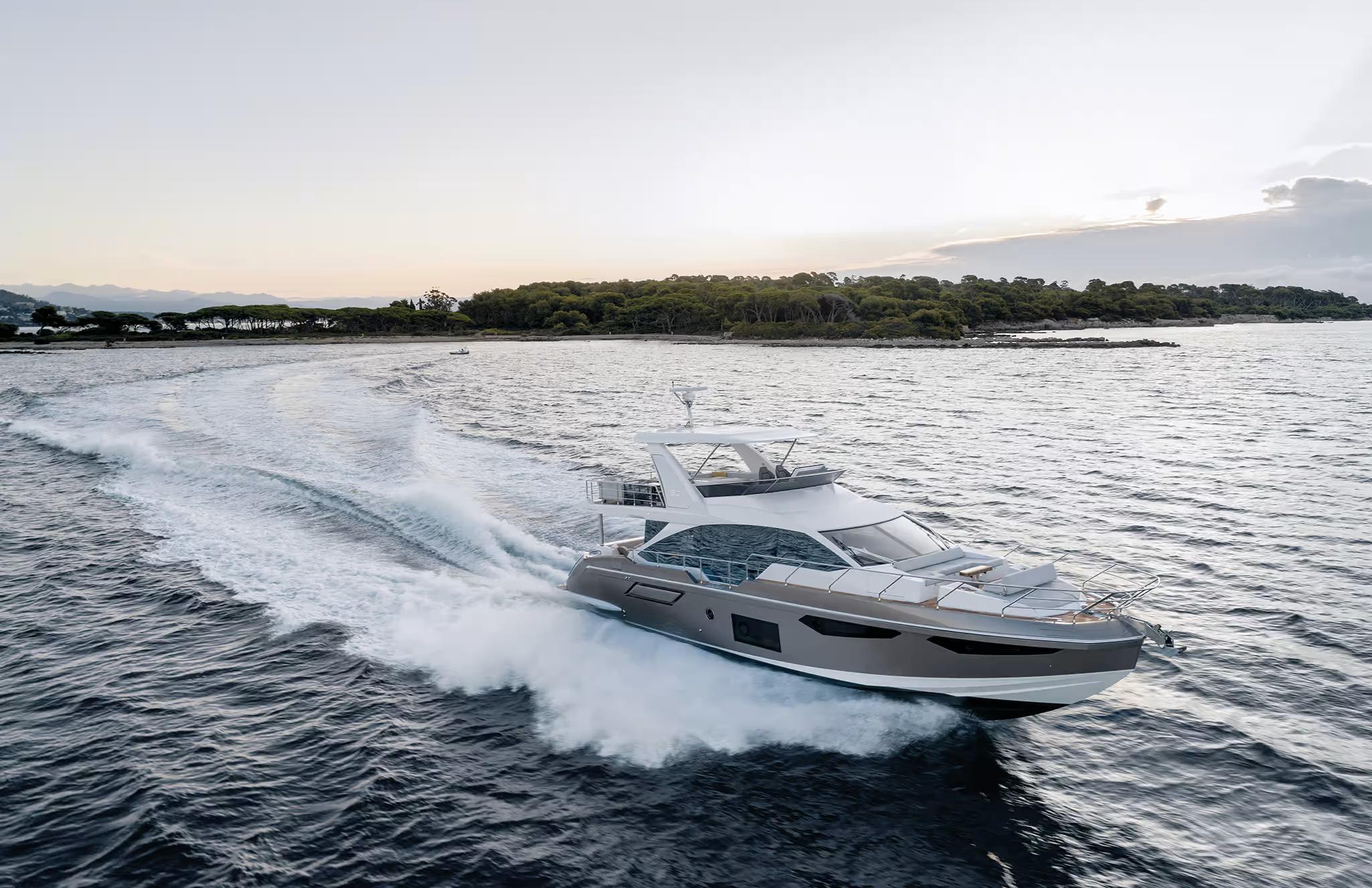 2022 Azimut Yachts 60 Fly