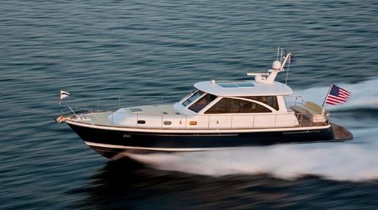 2010 Hunt Yachts 52