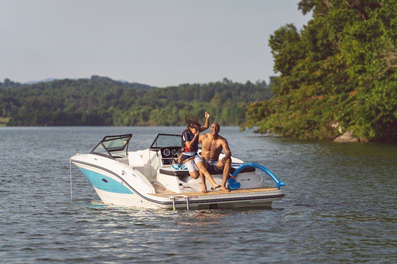 2022 Sea Ray SPX 190