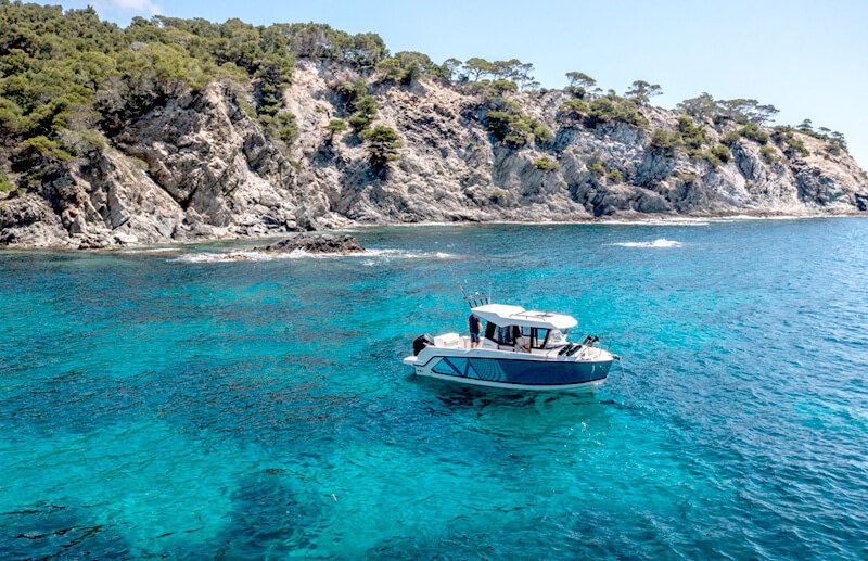 Quicksilver 705 Pilothouse