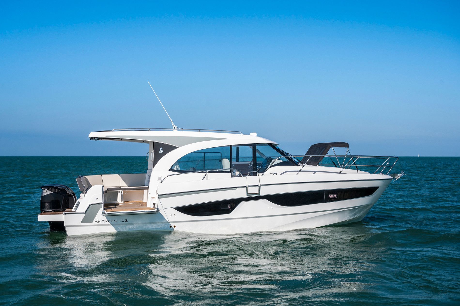 2021 Beneteau Antares 11 OB