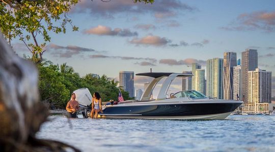 2019 Chris-Craft Launch 25 GT