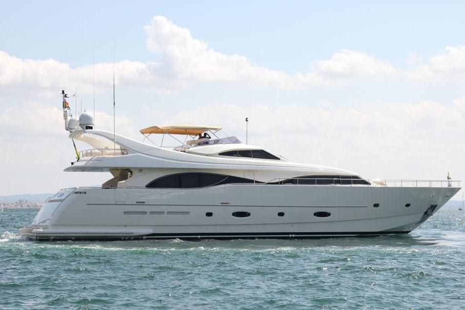 2004 Ferretti Yachts 94 Custom Line
