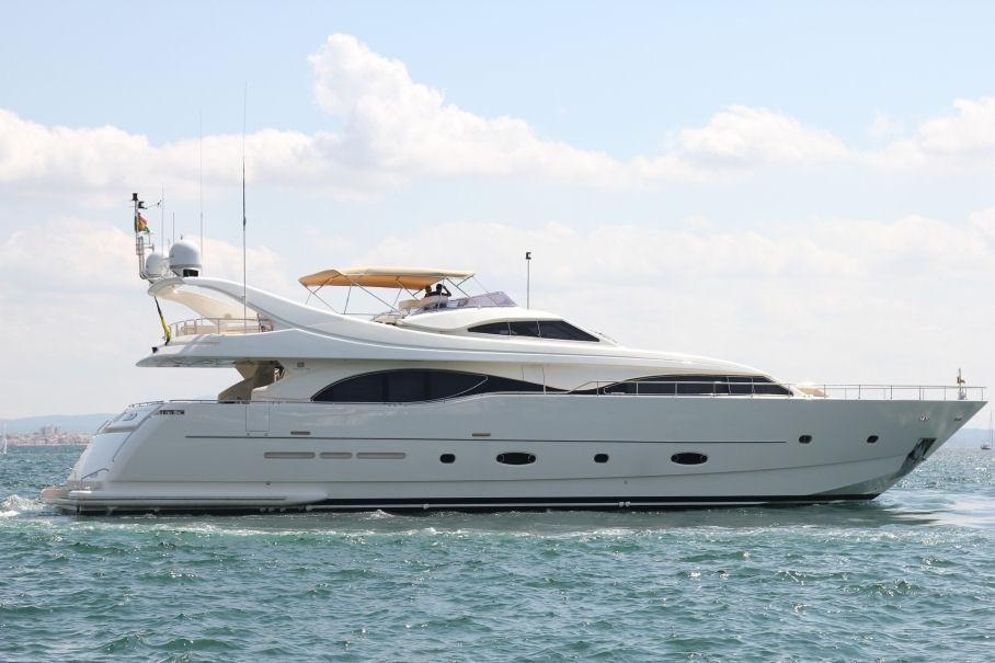 2004 Ferretti Yachts 94 Custom Line