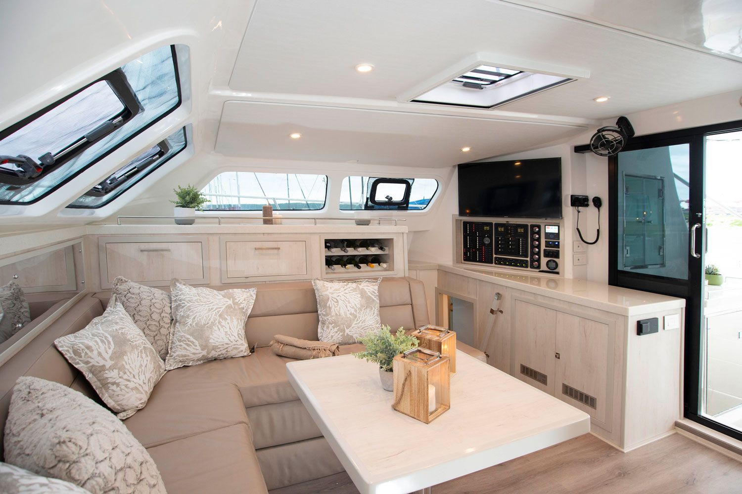 2021 Royal Cape Catamaran Majestic 570 Fly