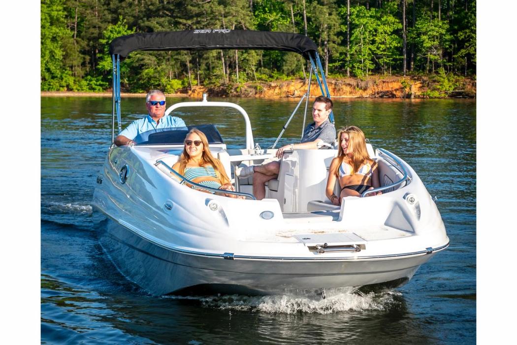 2022 Sea Pro 2400 SC Deck Boat