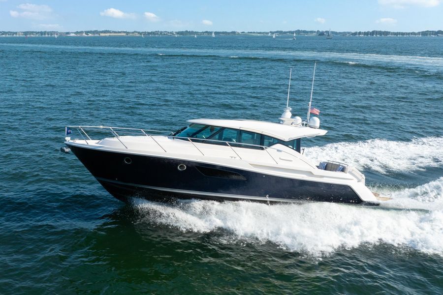 2022 Tiara Yachts 44 Coupe