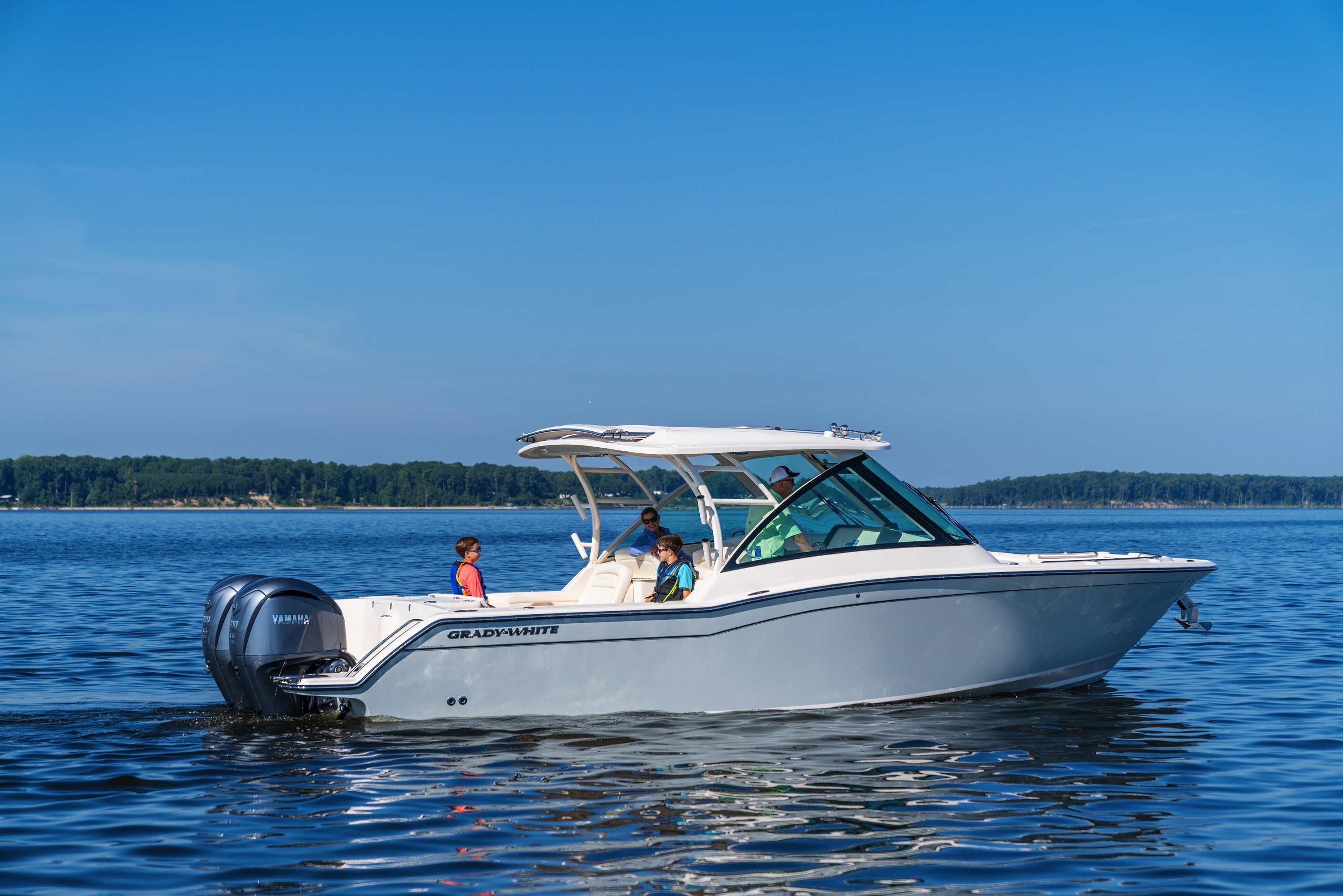 2022 Grady-White Freedom 325