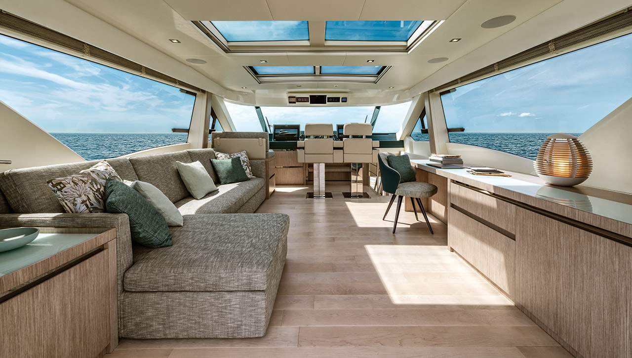 2020 Monte Carlo Yachts MCY 76 Skylounge