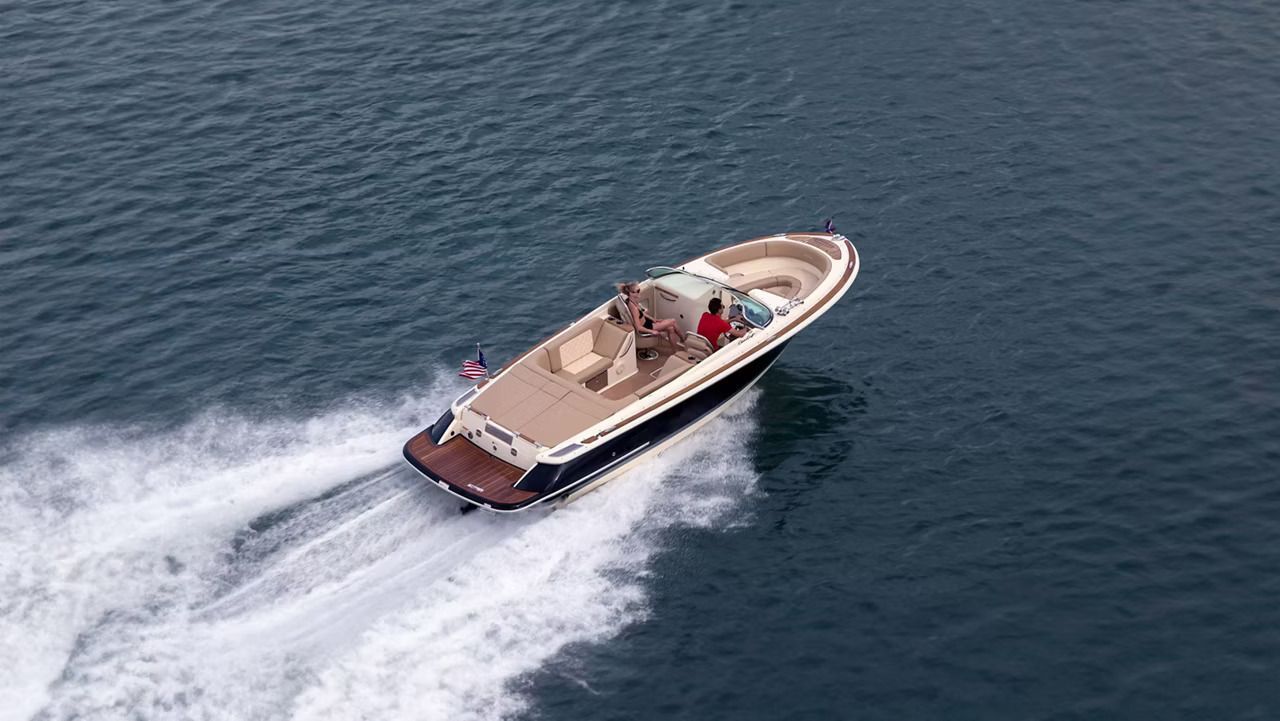 2017 Chris-Craft Launch 27