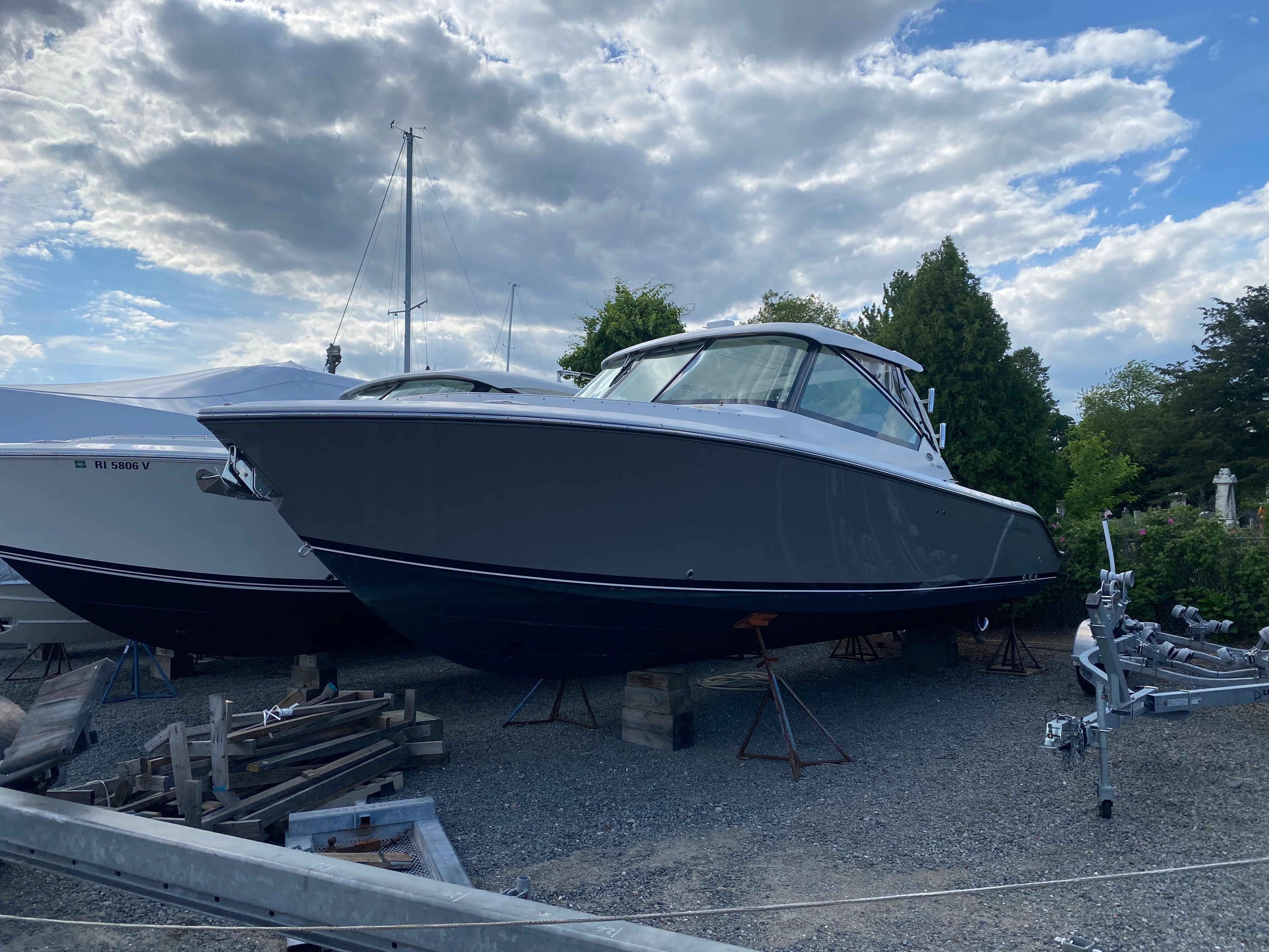 2018 Pursuit Boats DC 325 Dual Console