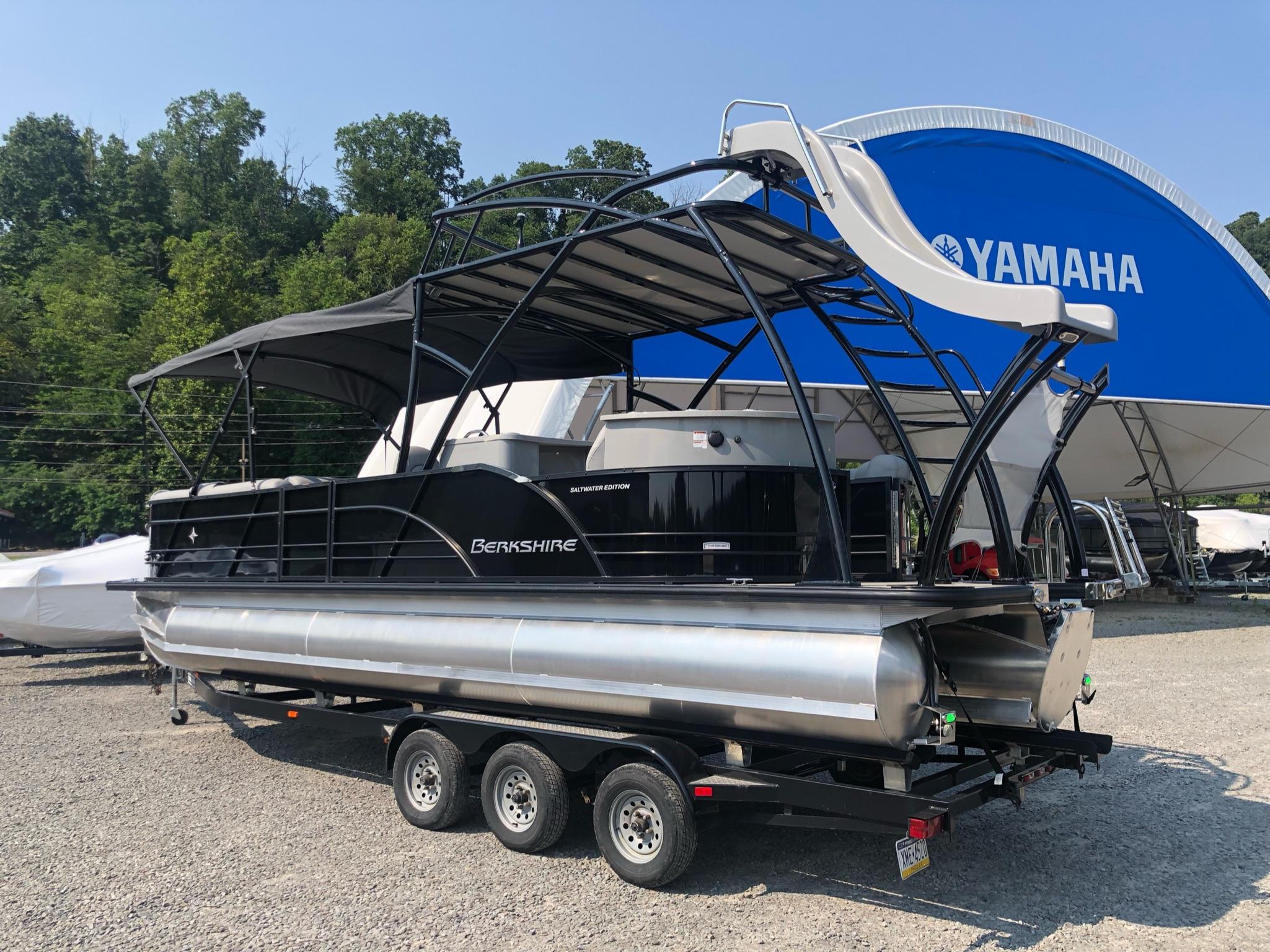 2022 Berkshire Pontoons 27RFXUDSXR STS TRITOON