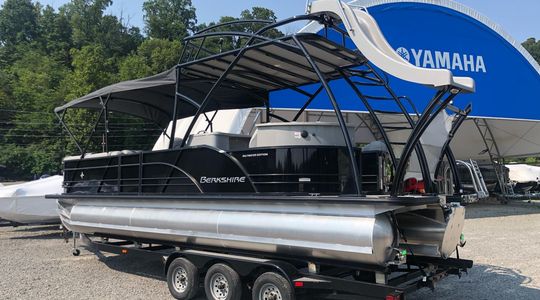 2022 Berkshire Pontoons 27RFXUDSXR STS TRITOON