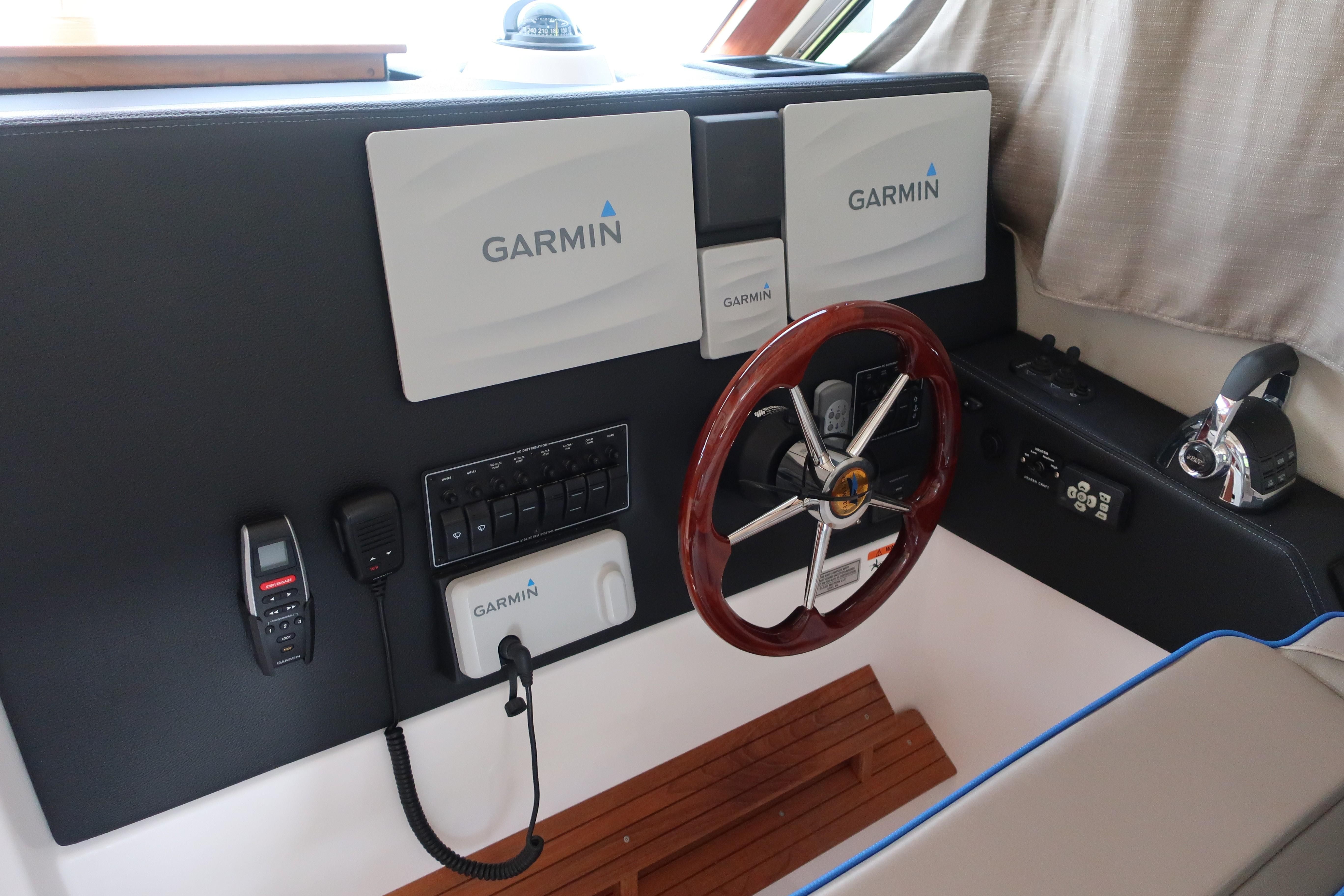 2022 Cutwater C-30 CB Luxury Edition