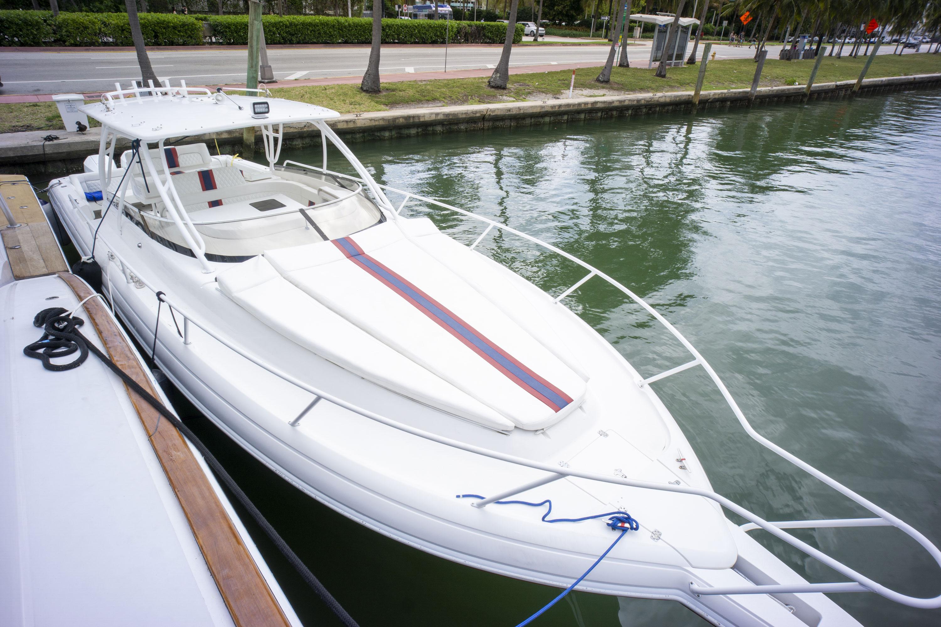 2006 Intrepid Powerboats 377