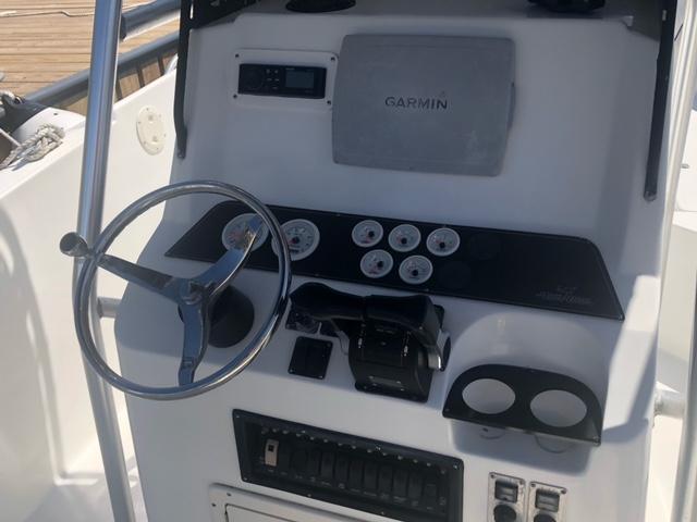 2002 Mako Boats 232 Center Console
