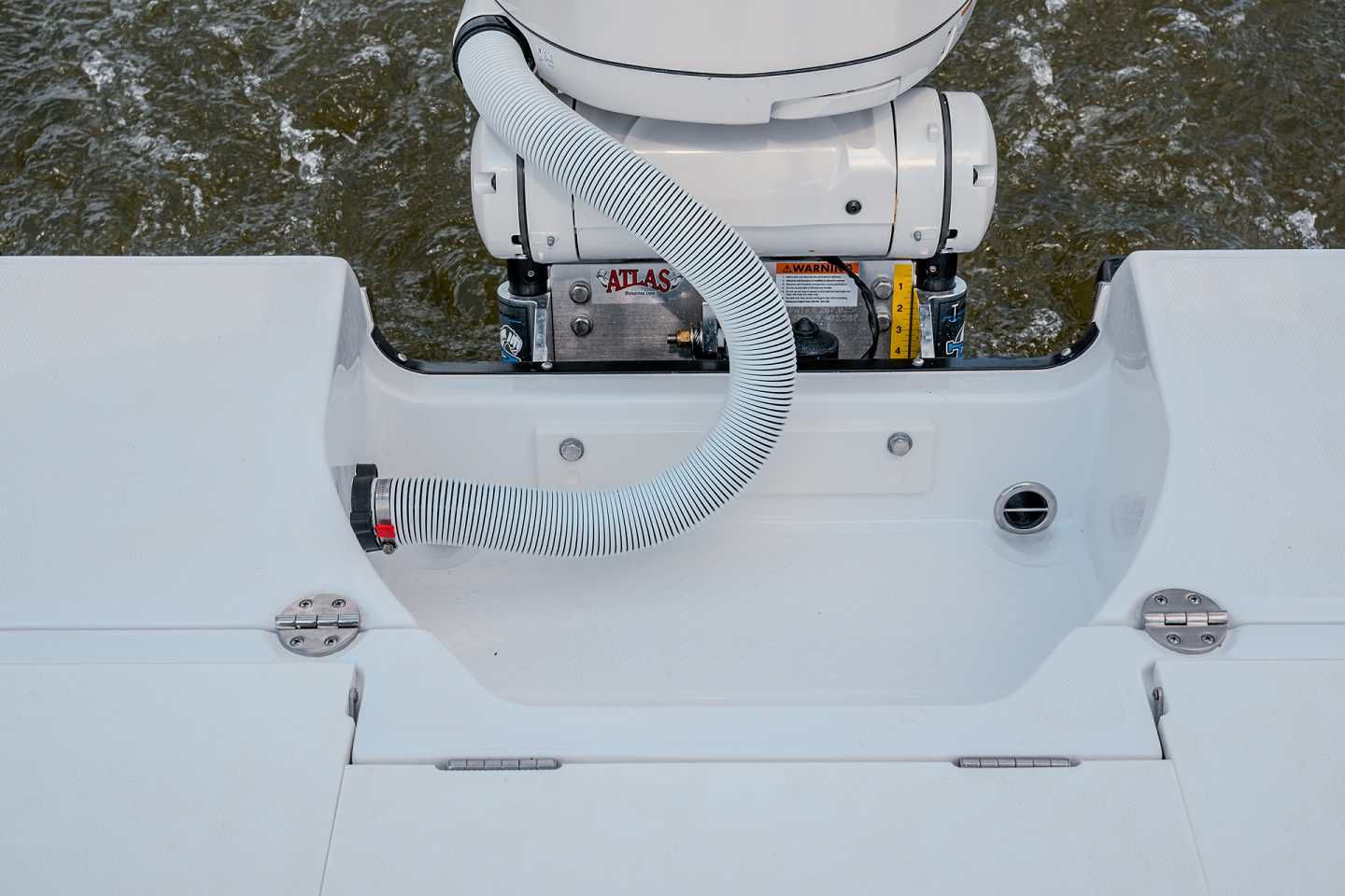 2022 Everglades 253 CC