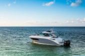 2023 Sea Ray Sundancer 320 Outboard