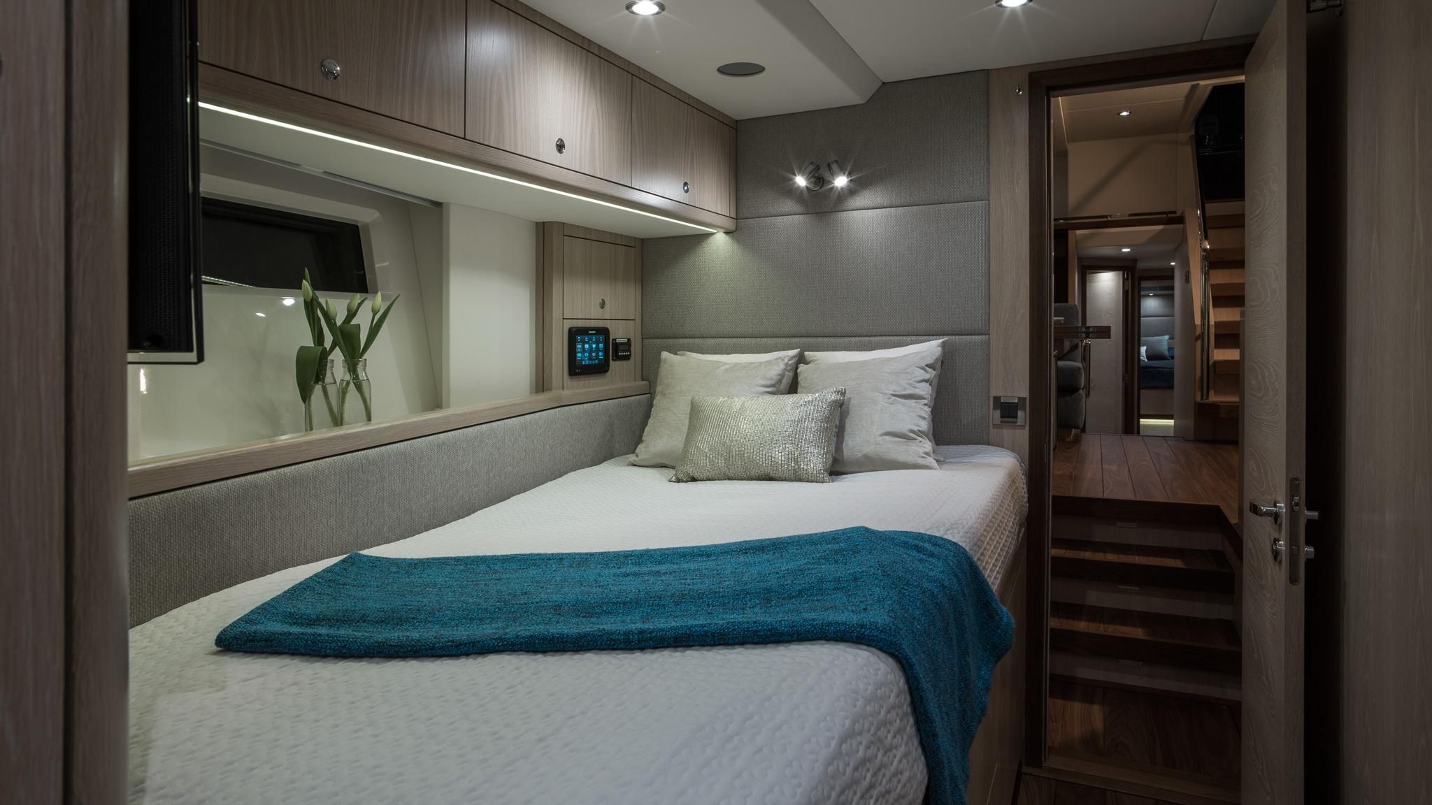 2014 Oyster Yachts 745