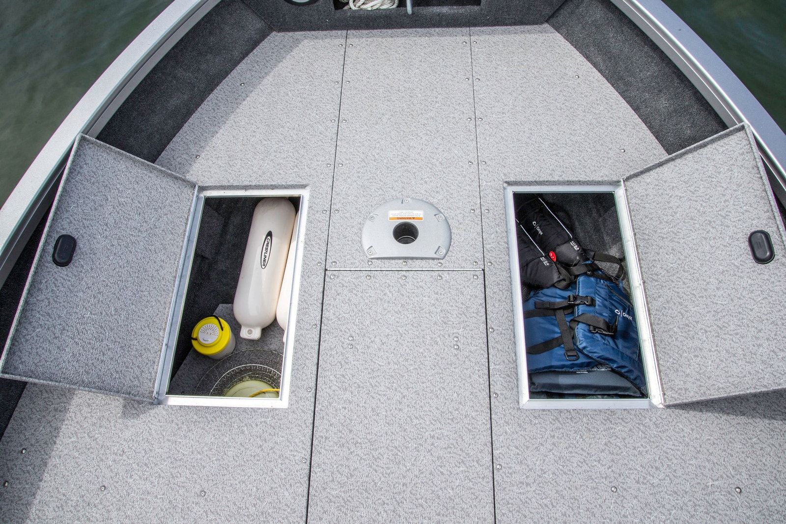 Crestliner 1650 Pro Tiller bow storage