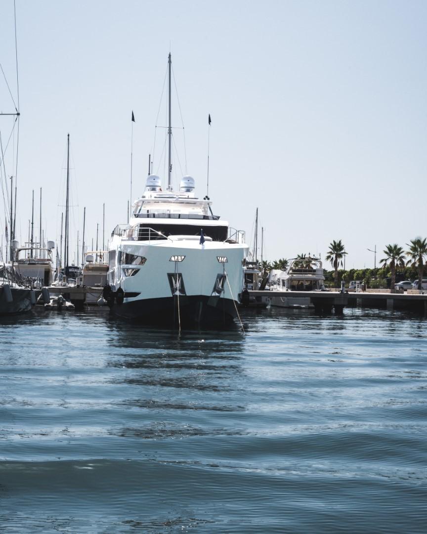 2017 Horizon Yacht FD85