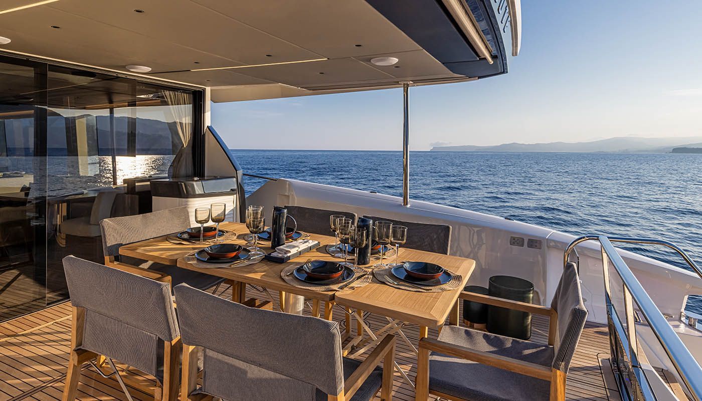 2021 Absolute Yachts 60 FLY