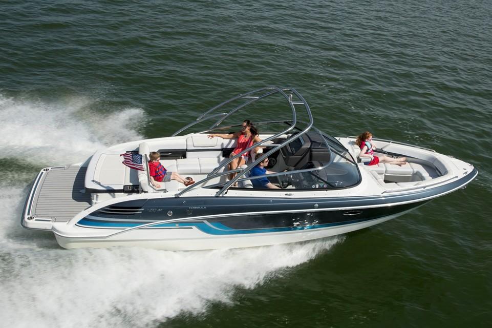 2022 Formula Boats 270 Bowrider