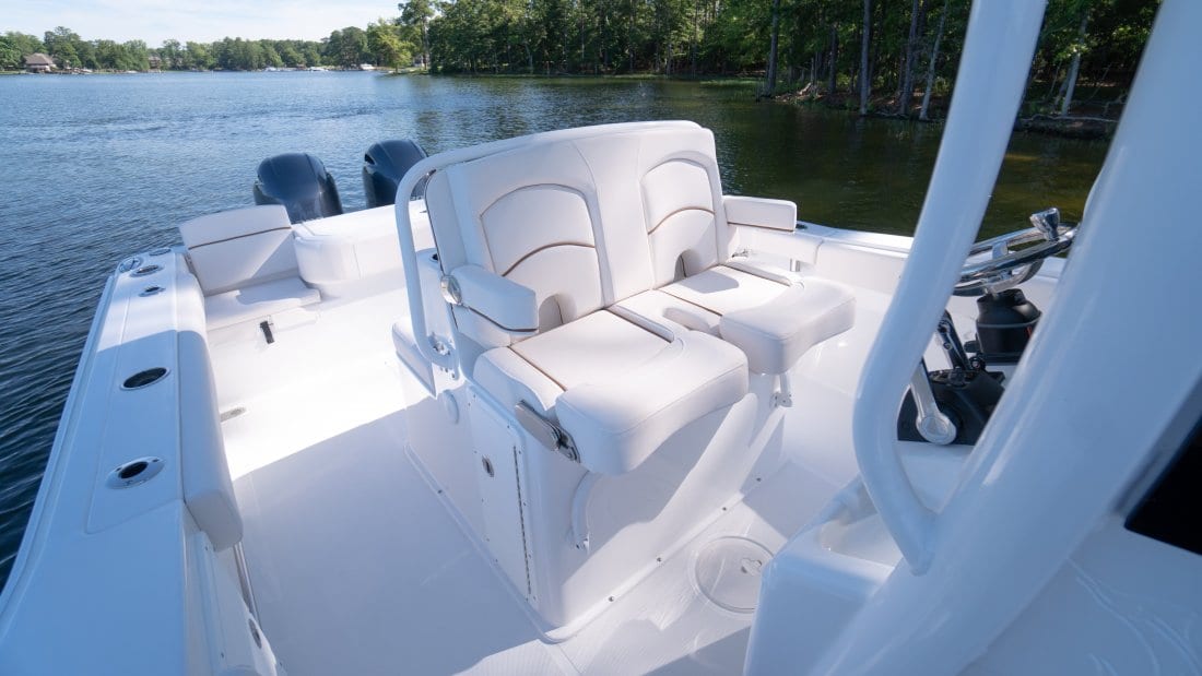 2020 Sea Hunt Gamefish 30 Forward Seating