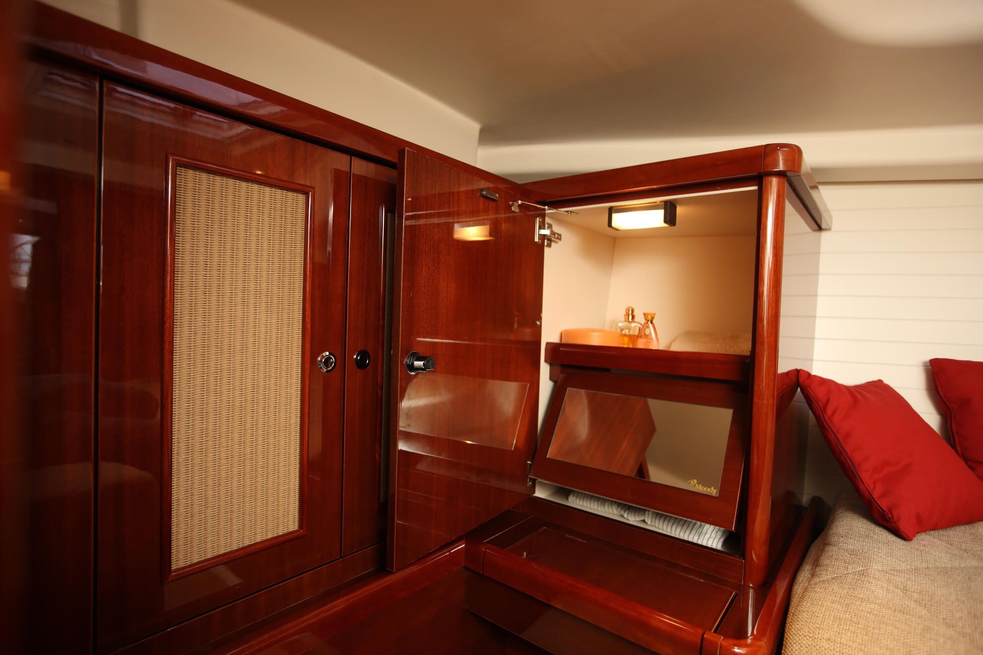 2021 Moody Yachts Aft Cockpit 41