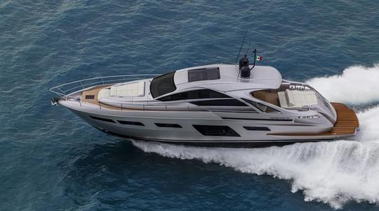 2019 Pershing Yachts 7X