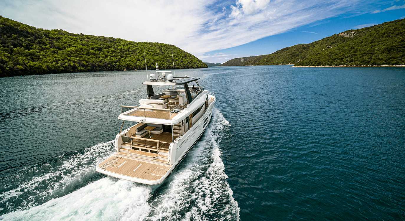2022 Beneteau Grand Trawler 62
