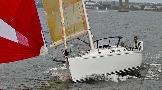 2004 J Boats J/133