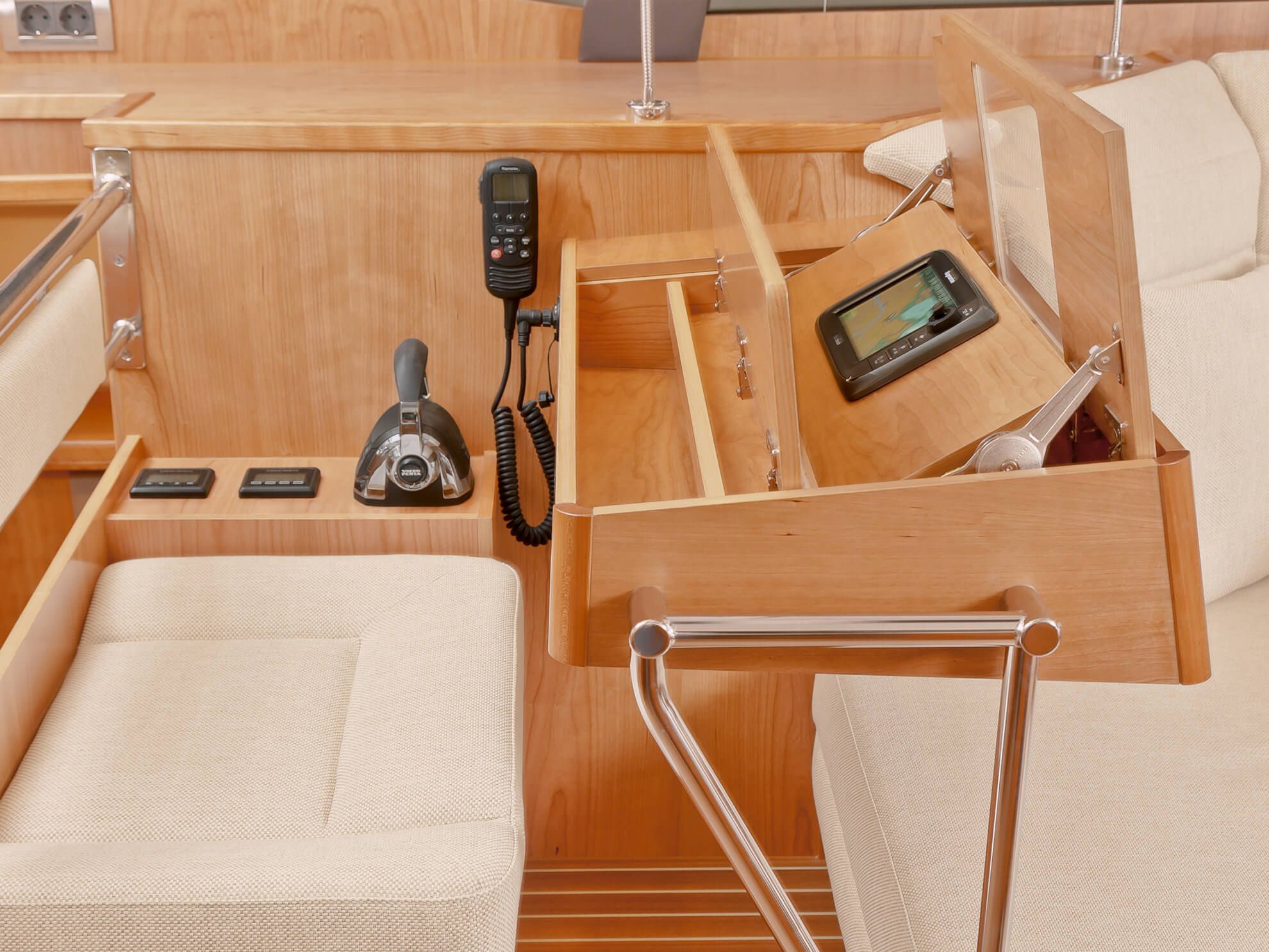 2022 Moody Yachts Decksaloon 54