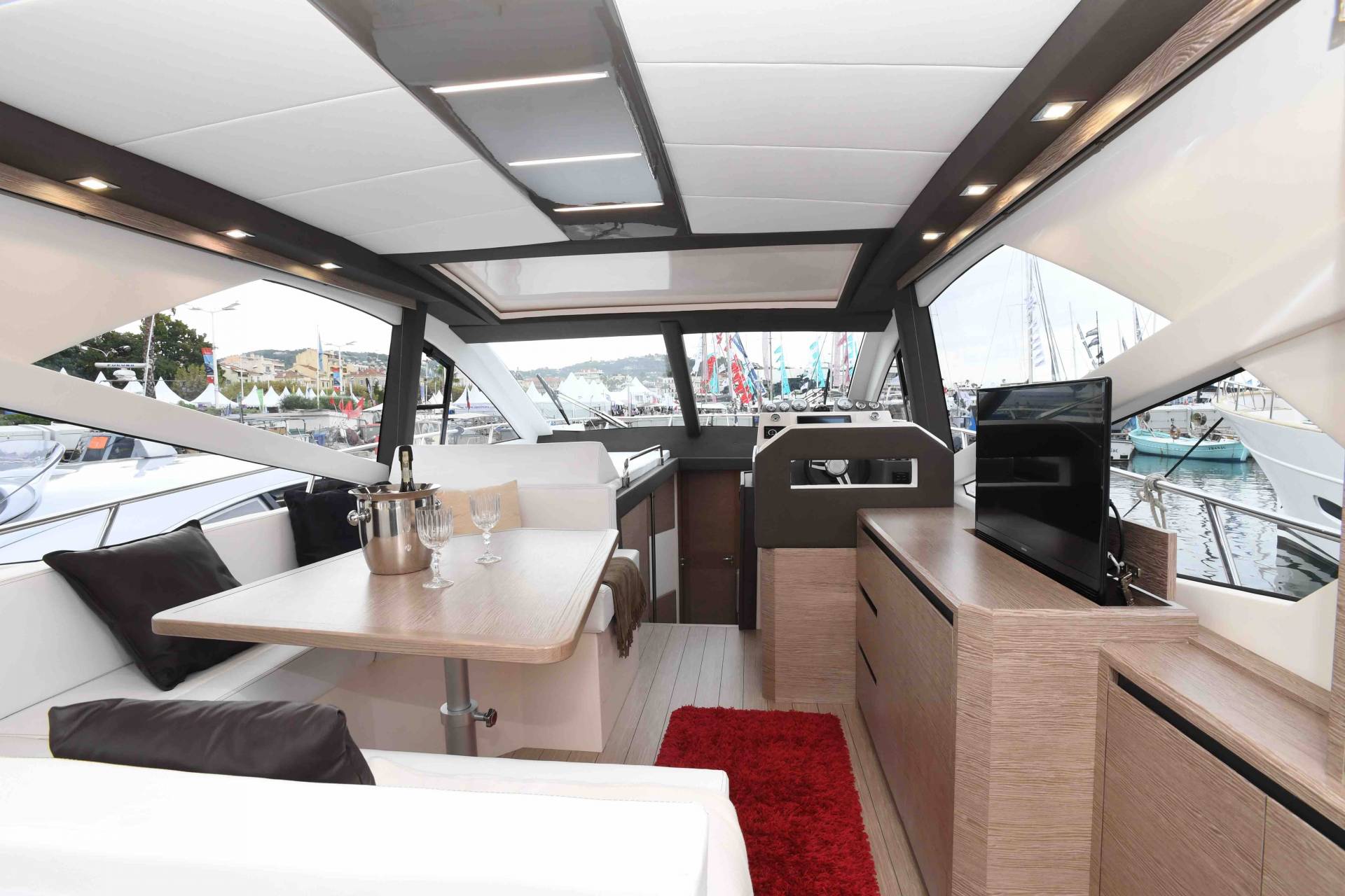 2017 Cayman Yachts S450