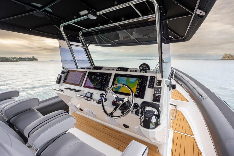 2021 Rayglass Boats Protector 410 Chase