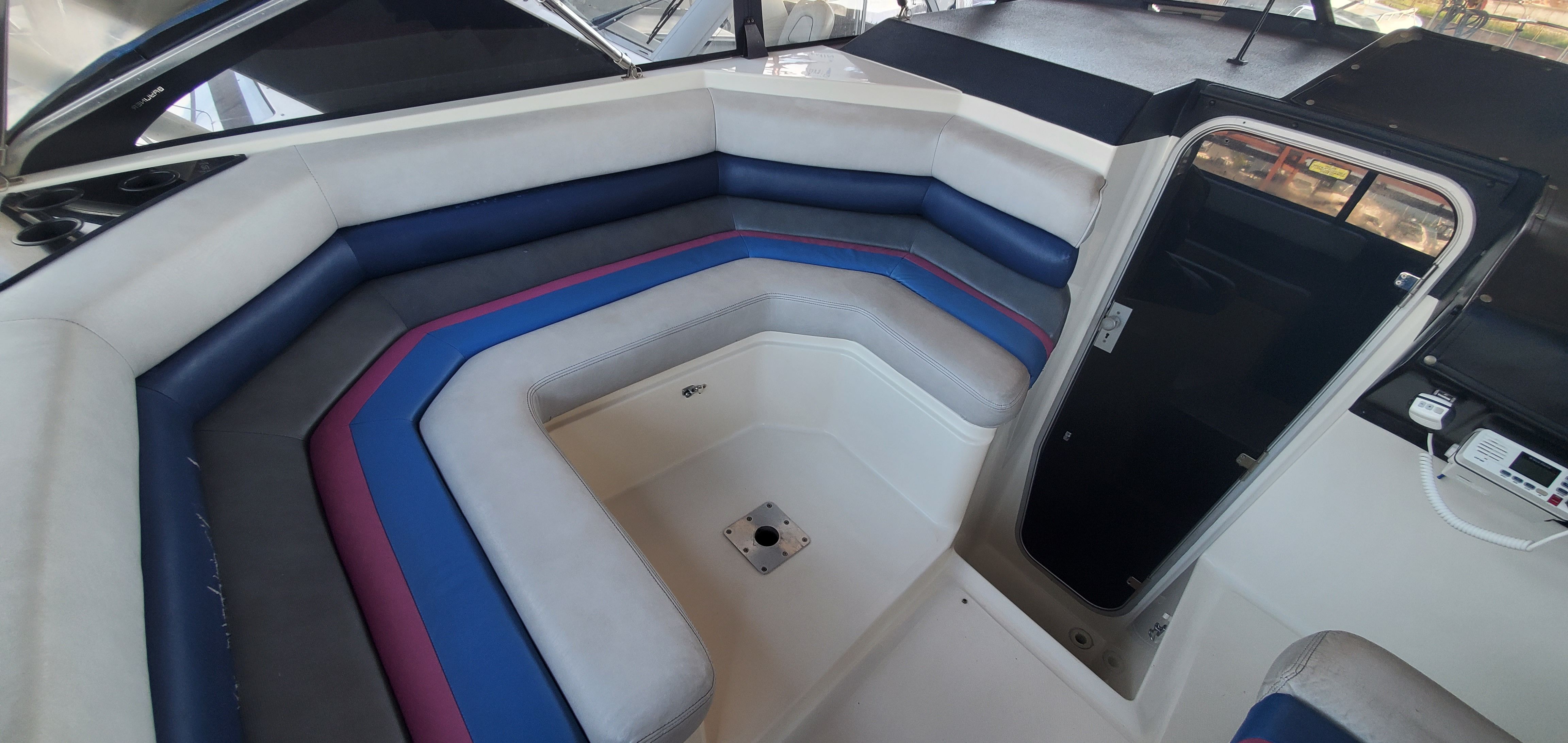 1989 Bayliner 3255 Avanti Sunbridge