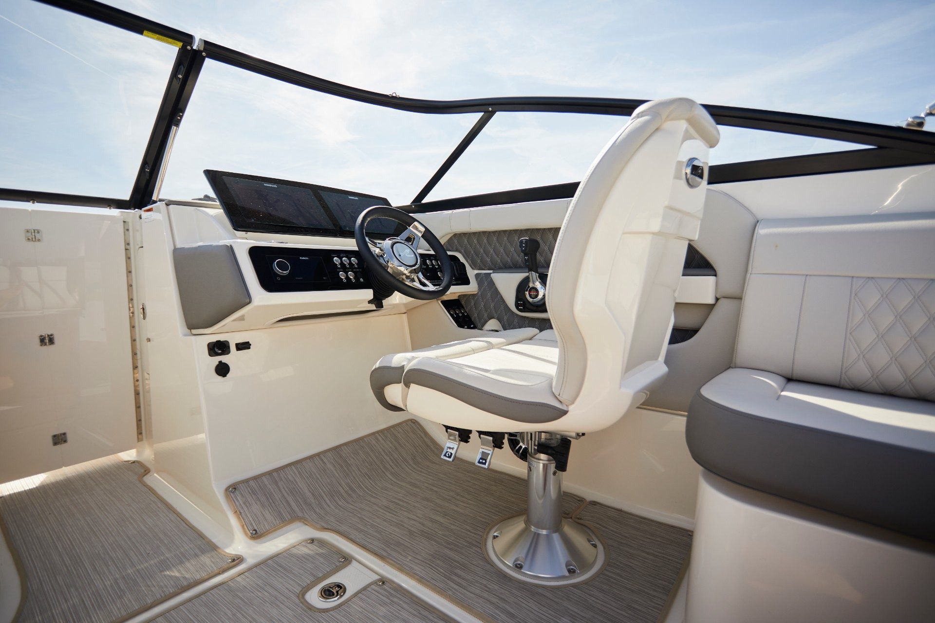 2022 Sea Ray SLX 250