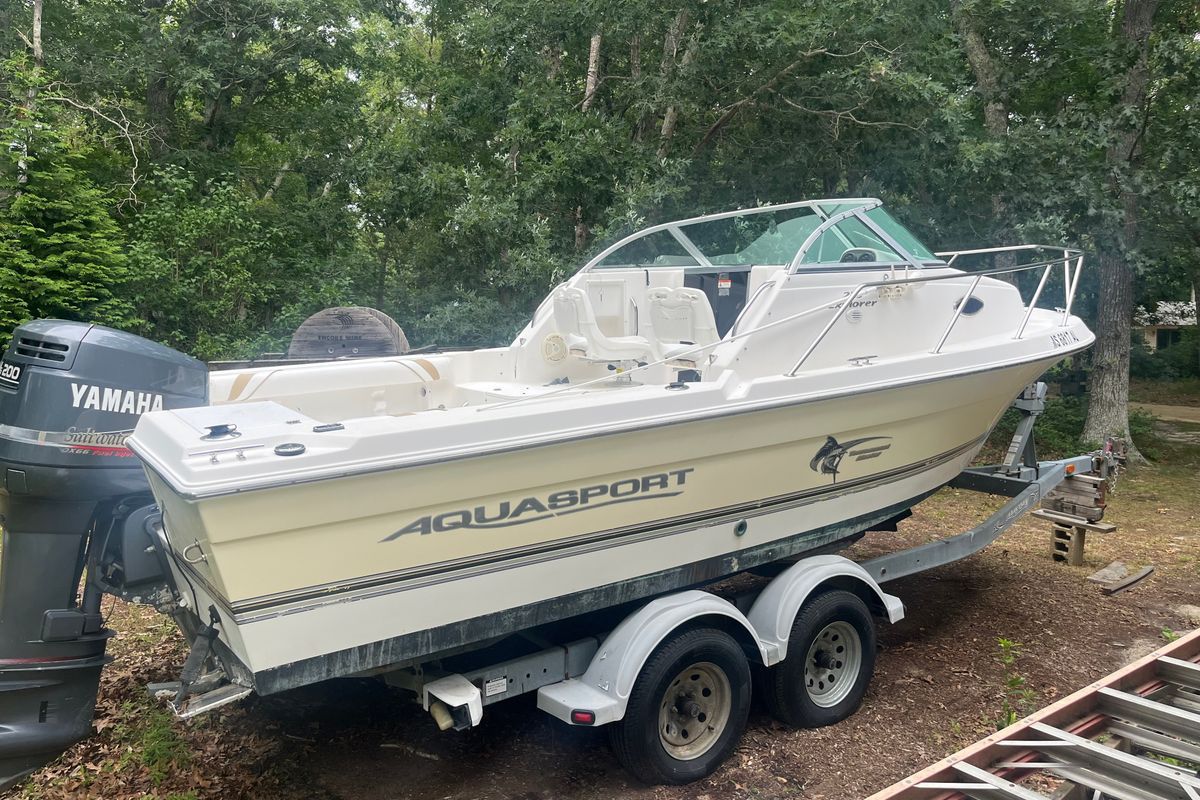 1999 Aquasport 215 Explorer