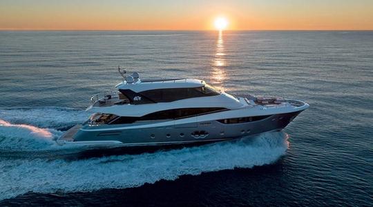 2021 Monte Carlo Yachts MCY 105 Skylounge