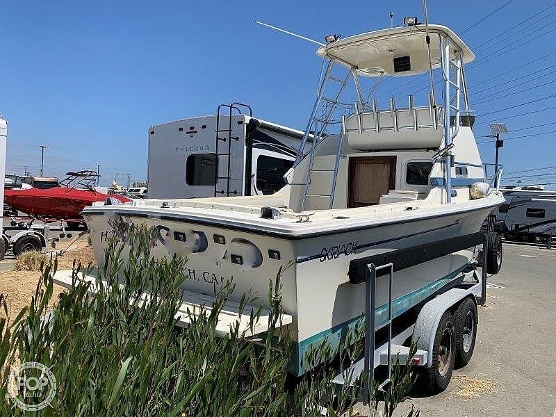 1982 24 Flybridge Sportsfisher