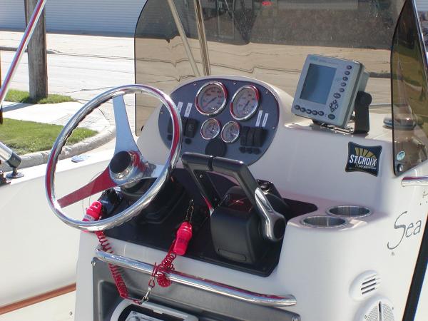 2003 Caravelle Powerboats Sea Hawk 210 Center Console