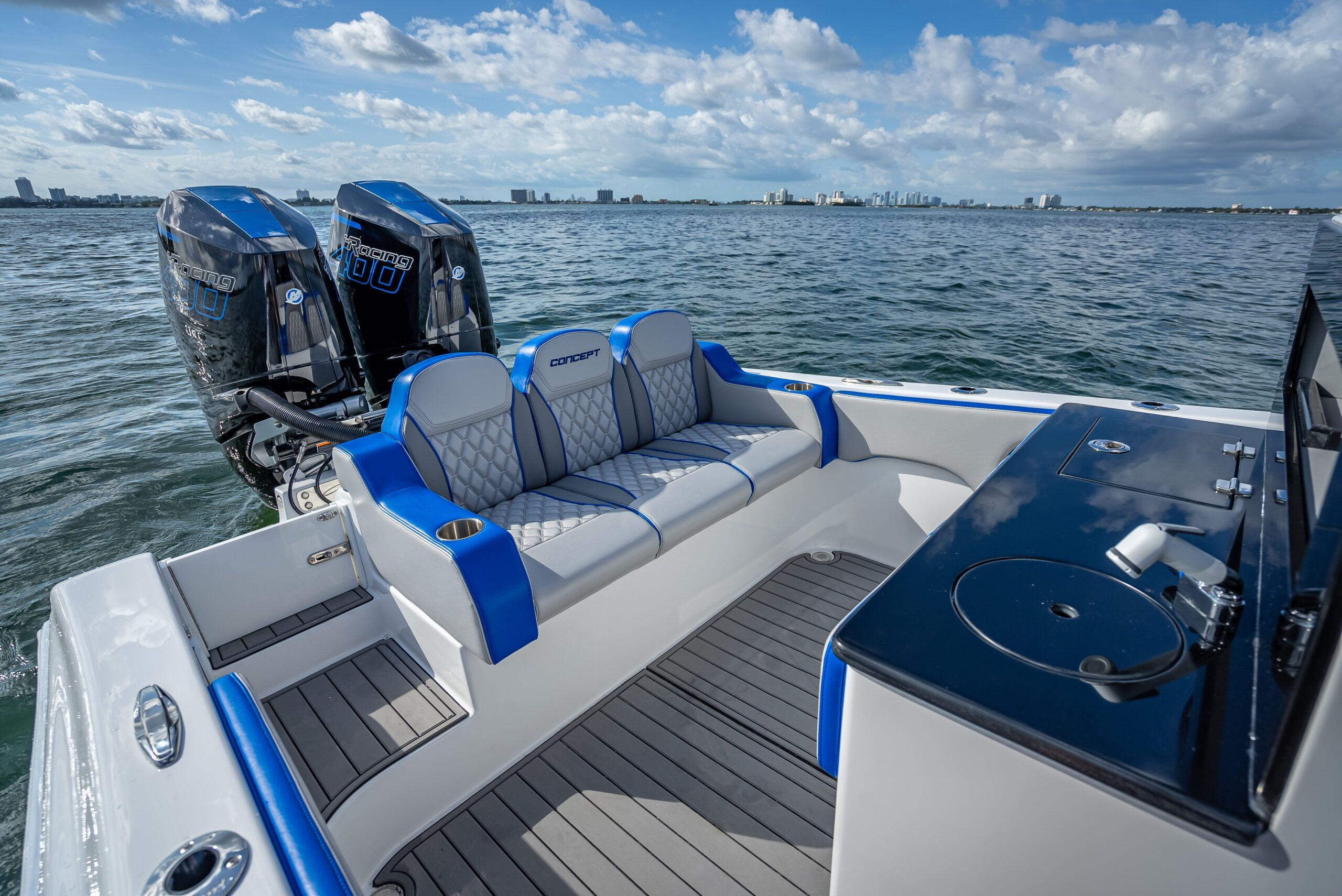 Concept 32 Open Deck centre console, photo 2