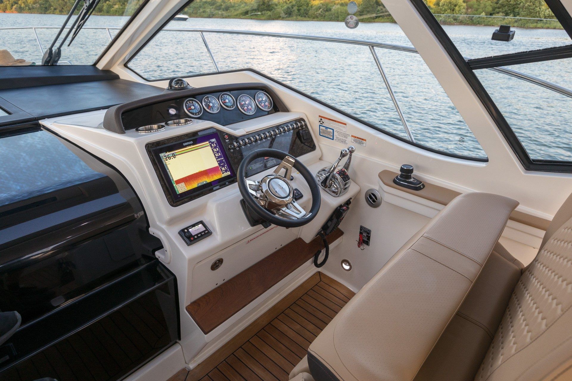 2021 Sea Ray Sundancer 350 Coupe
