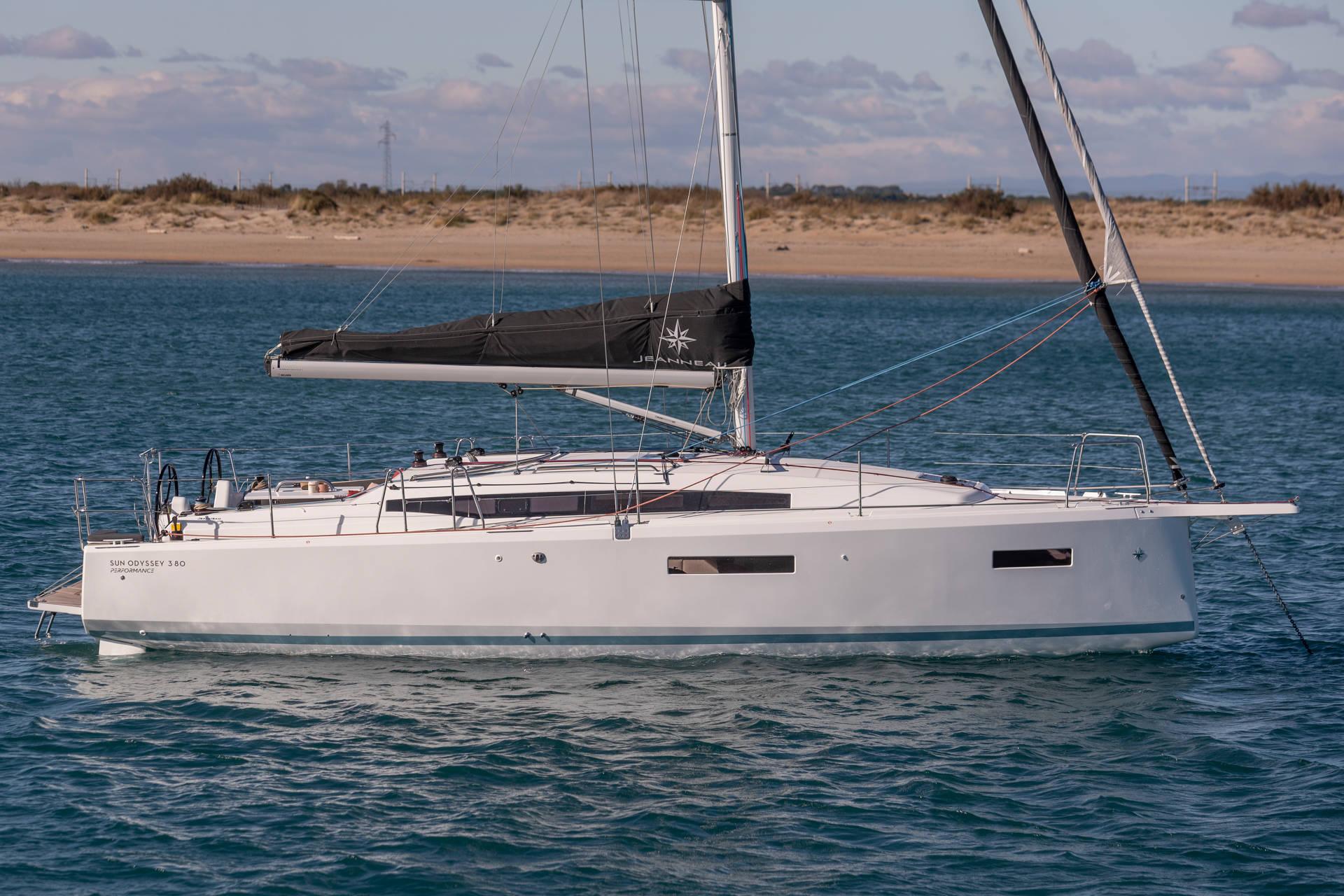 2022 Jeanneau Sun Odyssey 380